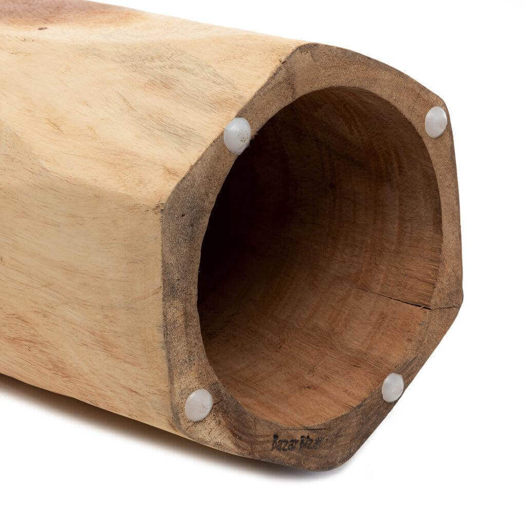 Houten binnenkant van De Adira Kruk, gemaakt van duurzaam suarhout met geometrische vormen, kleur Naturel.