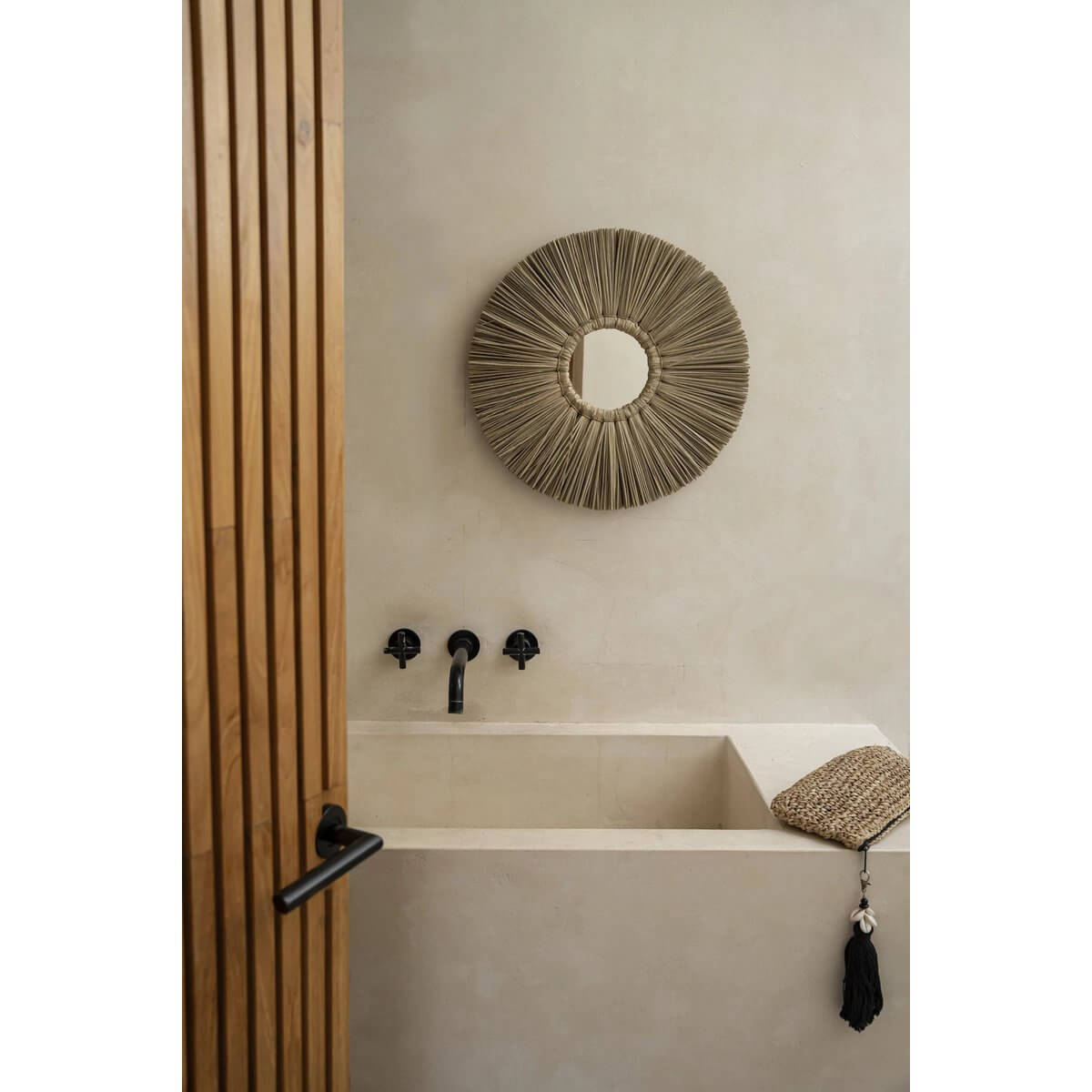 De Alang Alang Spiegel - Natuurlijk zeegras ontwerp, boho-interieur, beige en grijs tinten, 35cm diameter, door Bazar Bizar Living.