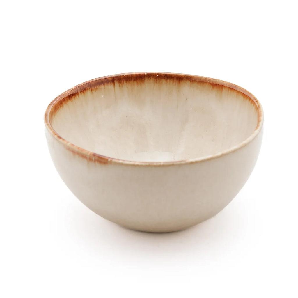 Handgemaakte Portugese Cornflakeskom met geel tintje, perfect voor brunch of diner. Uniek design, set van 6. Stijlvol servies.