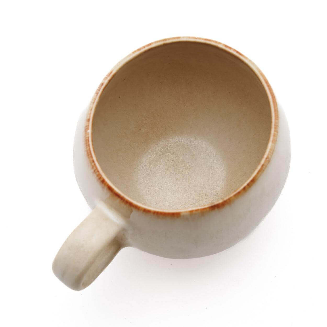Portugese keramische koffiemok in wit met subtiel geel, deel van een set van 6, perfect voor elke gelegenheid.