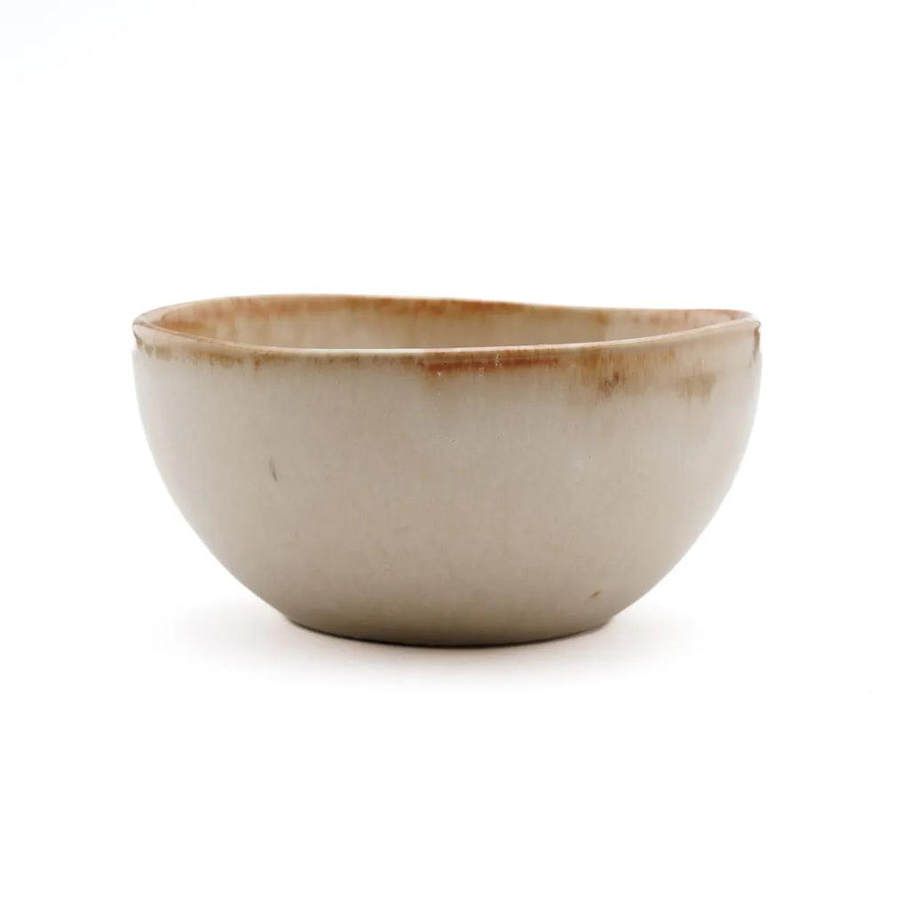 De Cascais Kom S - Set van 6: Handgemaakt wit keramiek met geel accent, perfect voor ieder diner, brunch of ochtendkoffie.