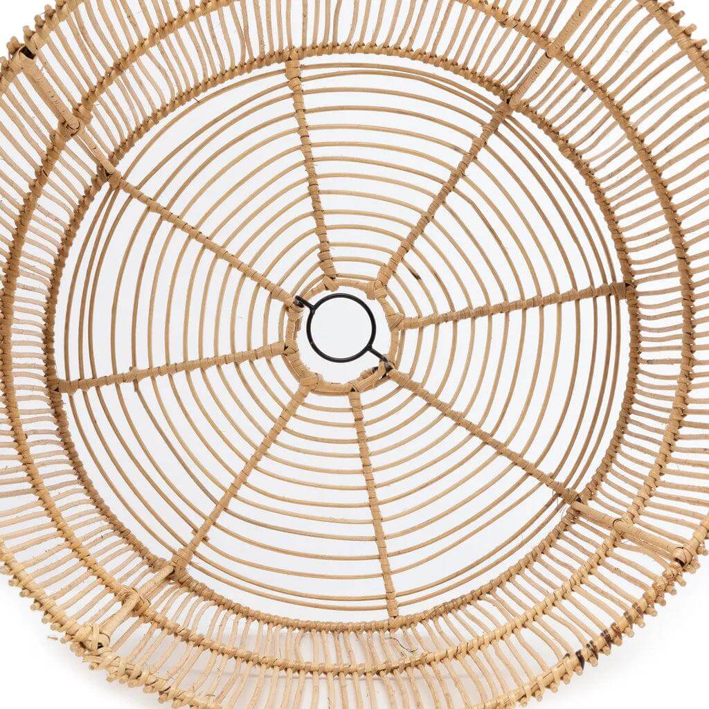 Close-up van de natuurlijke rotan kegelvormige De Chacha hanglamp, elegant design met schaduwpatroon voor veelzijdige verlichting.