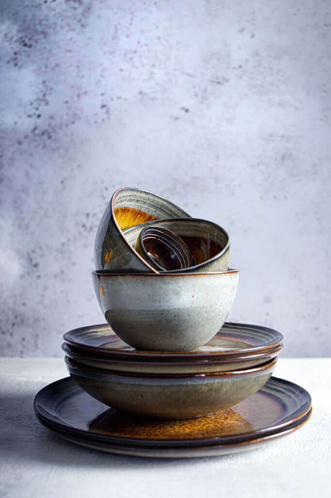 Set van 6 De Comporta cornflakeskommen, Portugese keramiek met craquelé glazuur, in grijstinten voor een stijlvolle tafel.