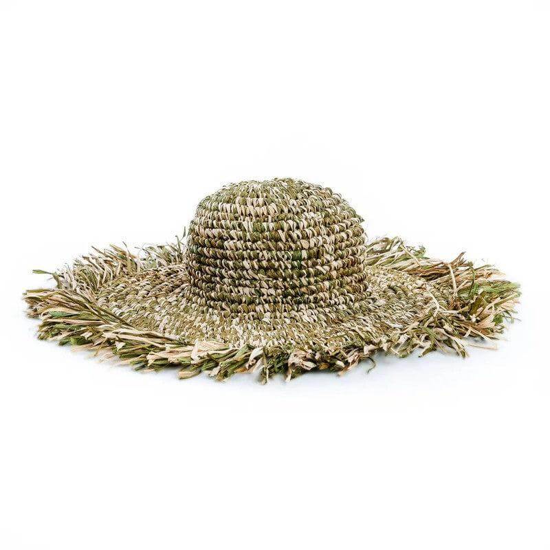 Zomerse Bazar-hoed in junglegroen raffia, ideaal voor elke gelegenheid. Lichtgewicht ontwerp met natuurlijke tinten. Perfect voor het strand.