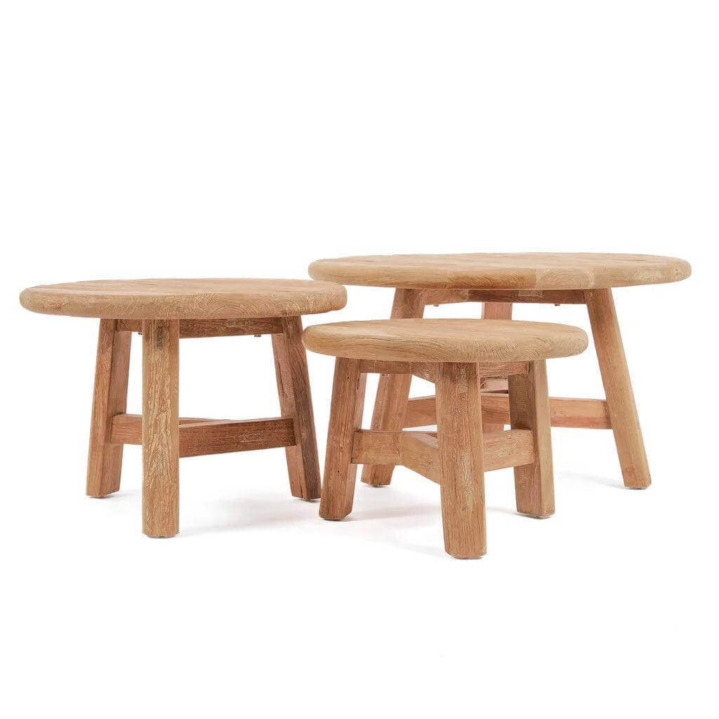 Set van drie gerecyclede teakhouten Fusuma salontafels in verschillende hoogtes, ideaal voor ruimtebesparend en rustiek interieur.