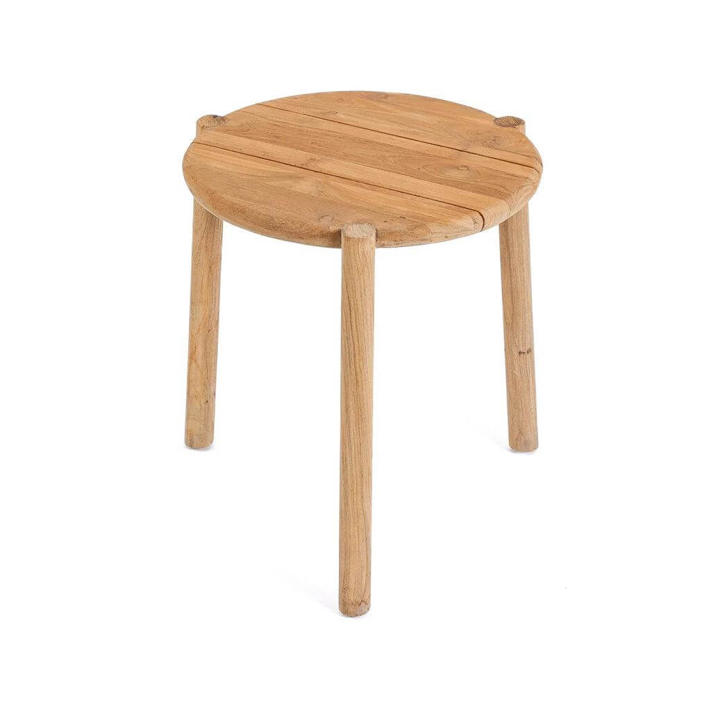 De Gilimanuk bijzettafel van teakhout, voor binnen of buiten, met natuurlijke kleur. Afmetingen: 47x47x50 cm.