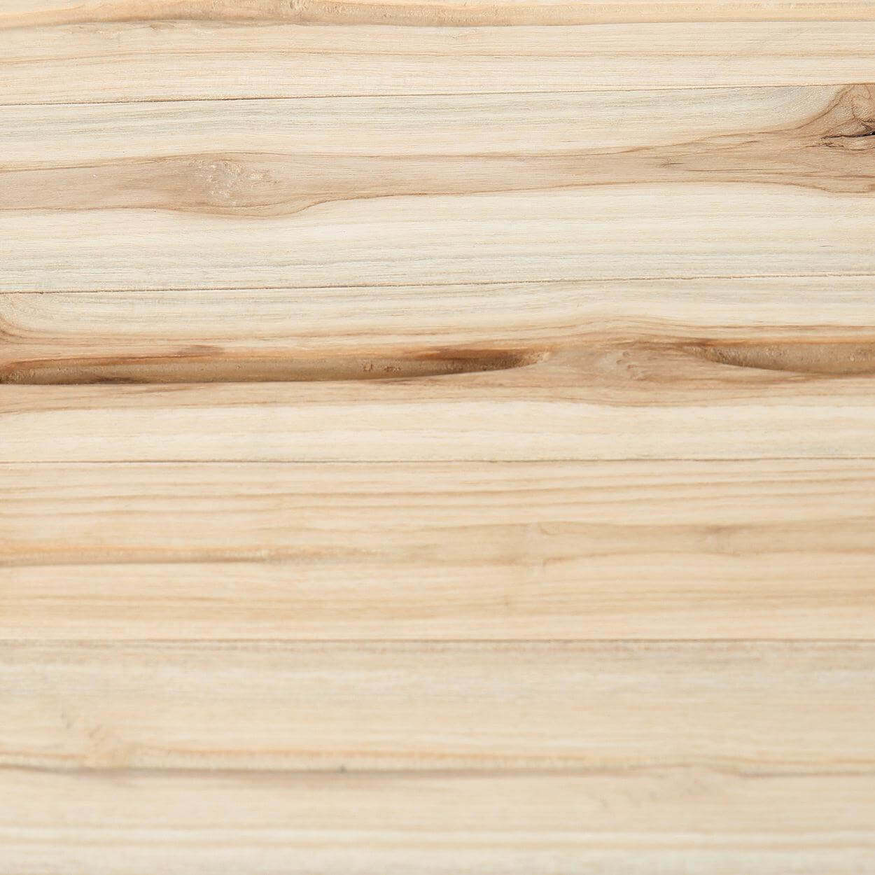 Houten textuur van massief teakhout, gebruikt voor de Island barkruk, perfect voor tuinmeubilair en duurzame esthetiek.
