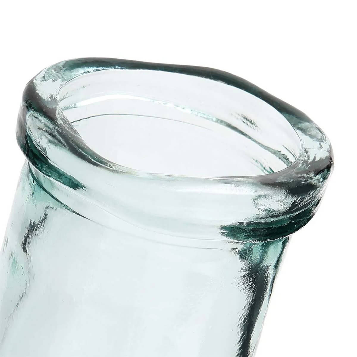 Close-up of De Jiandan Vaas, a blue bohemian vase made from recycled glass, showcasing its minimalist design and elegant rim.
