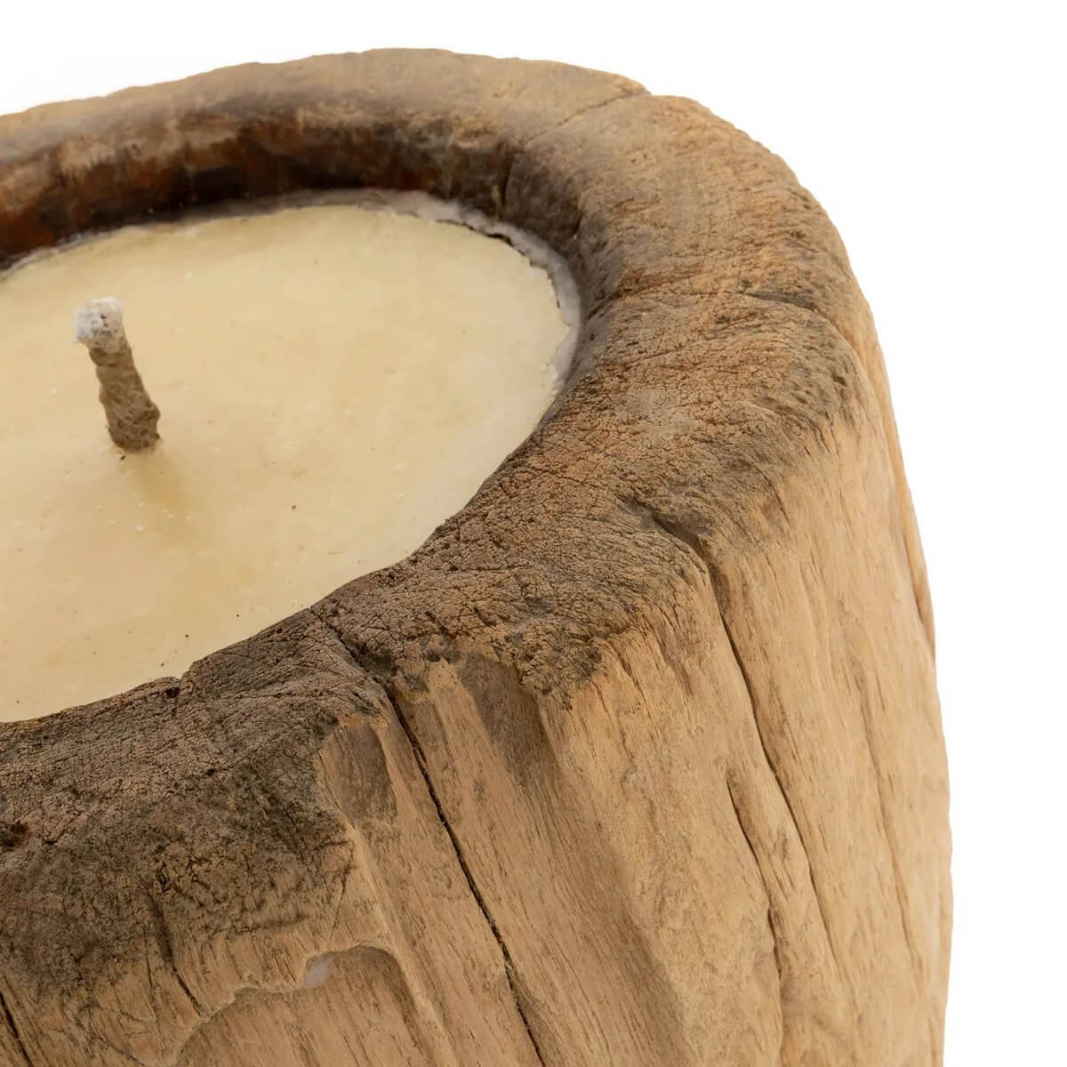 Alt Tag: De Kaarsenstam in natuurlijke houtvorm met opvulbare was, ideaal voor een knusse ambiance en milieuvriendelijke verlichting.