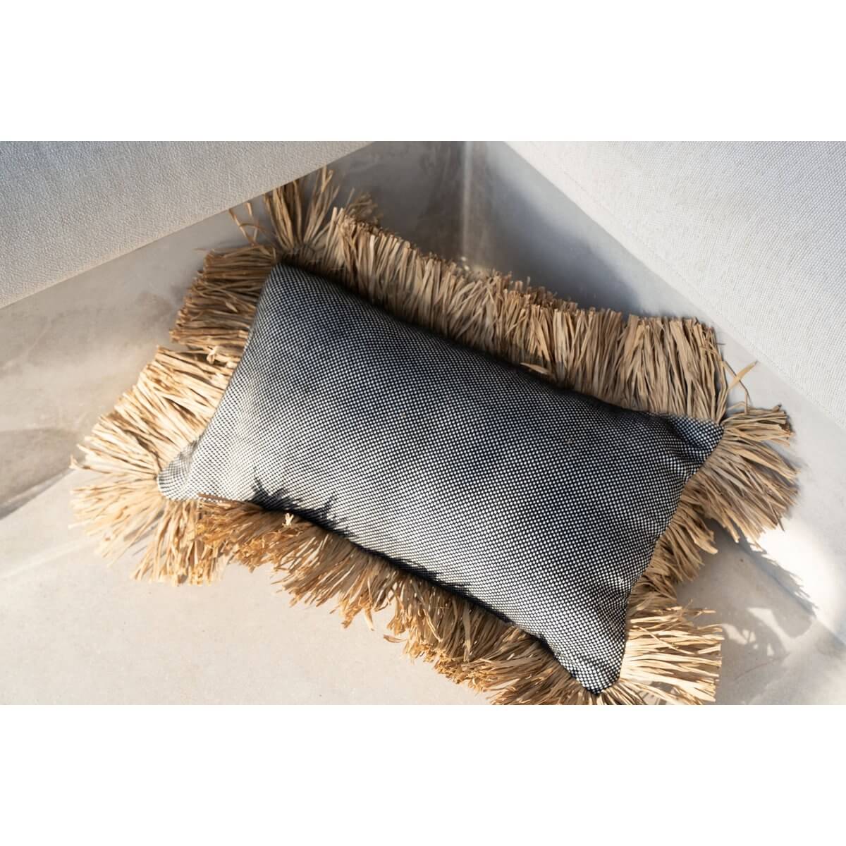 De Katoenen Bonita Kussenhoes - Naturel Zwart - 30x50-Bazar Bizar Living-Ik Hout ervan.