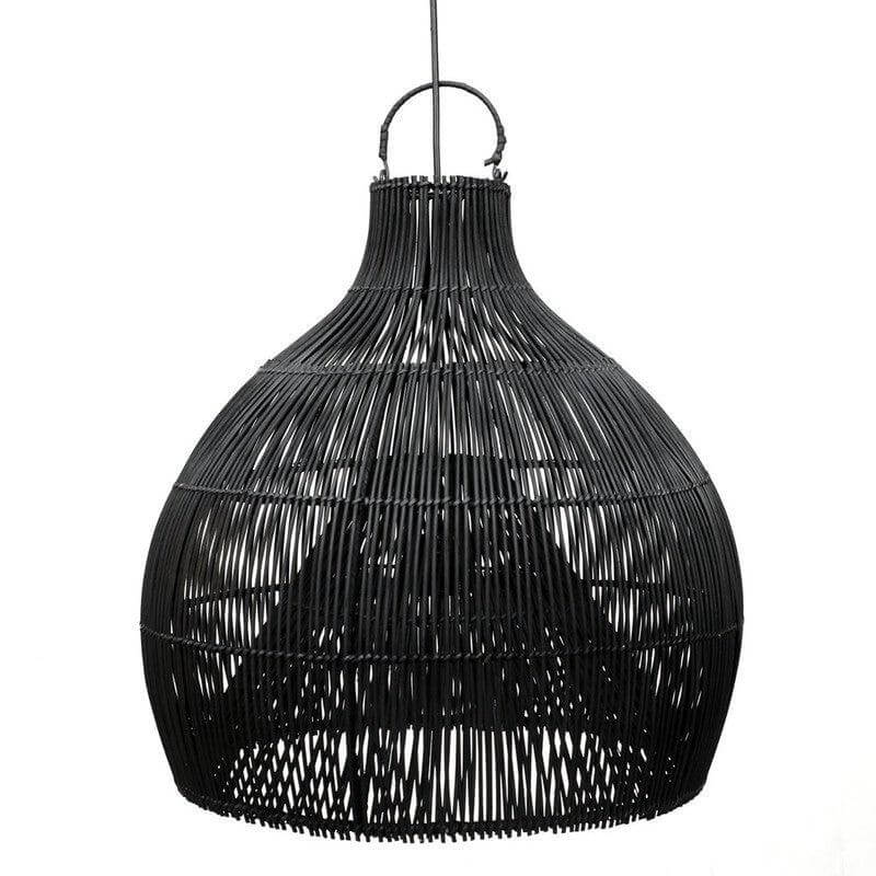De Lobster Trap Hanglamp - Handgemaakte zwarte rotan hanglamp, vaasvormig ontwerp, perfect voor zitruimtes en keukens, hoogte 55 cm.