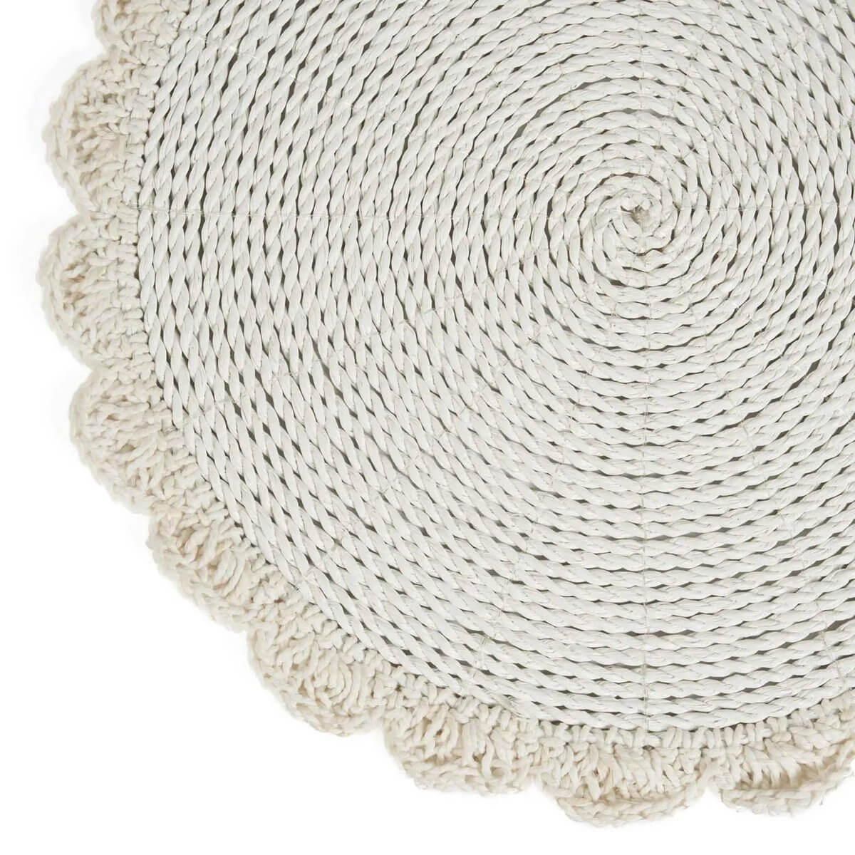 Handwoven macrame placemat in natural color, featuring detailed boho-chic design for elegant table settings.