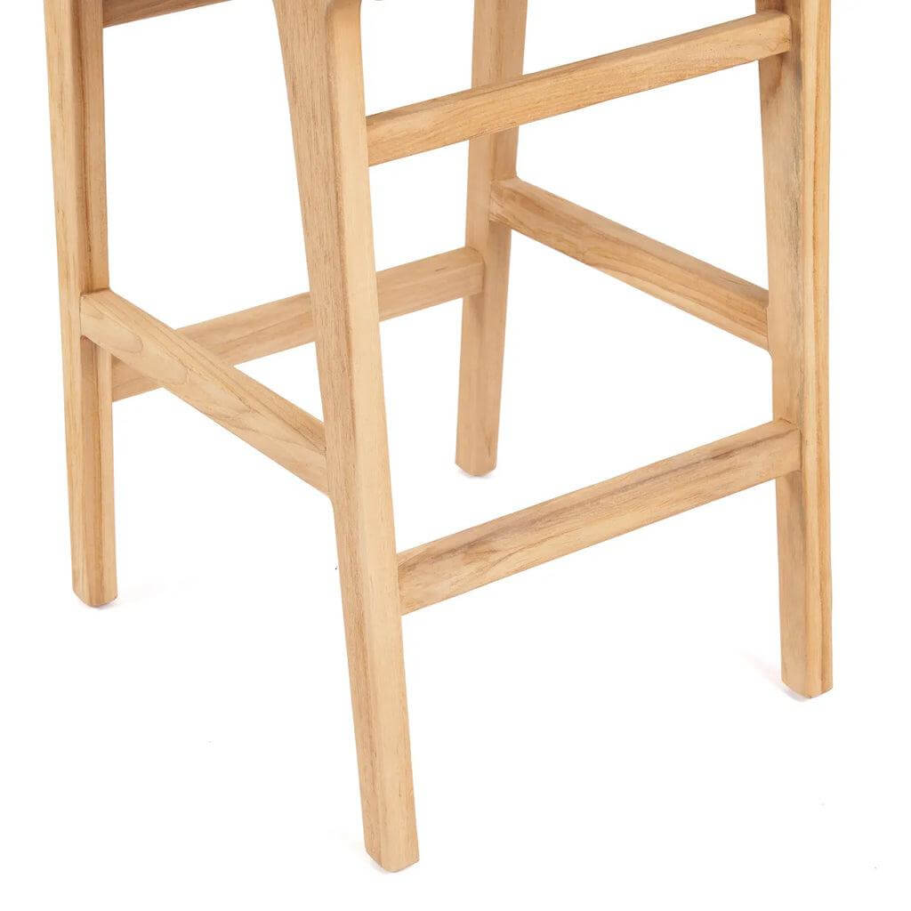 Onderstel van de Meno barkruk, gemaakt van duurzaam teakhout. Stijlvolle en stevige keuze voor jouw buitenbar of keuken.