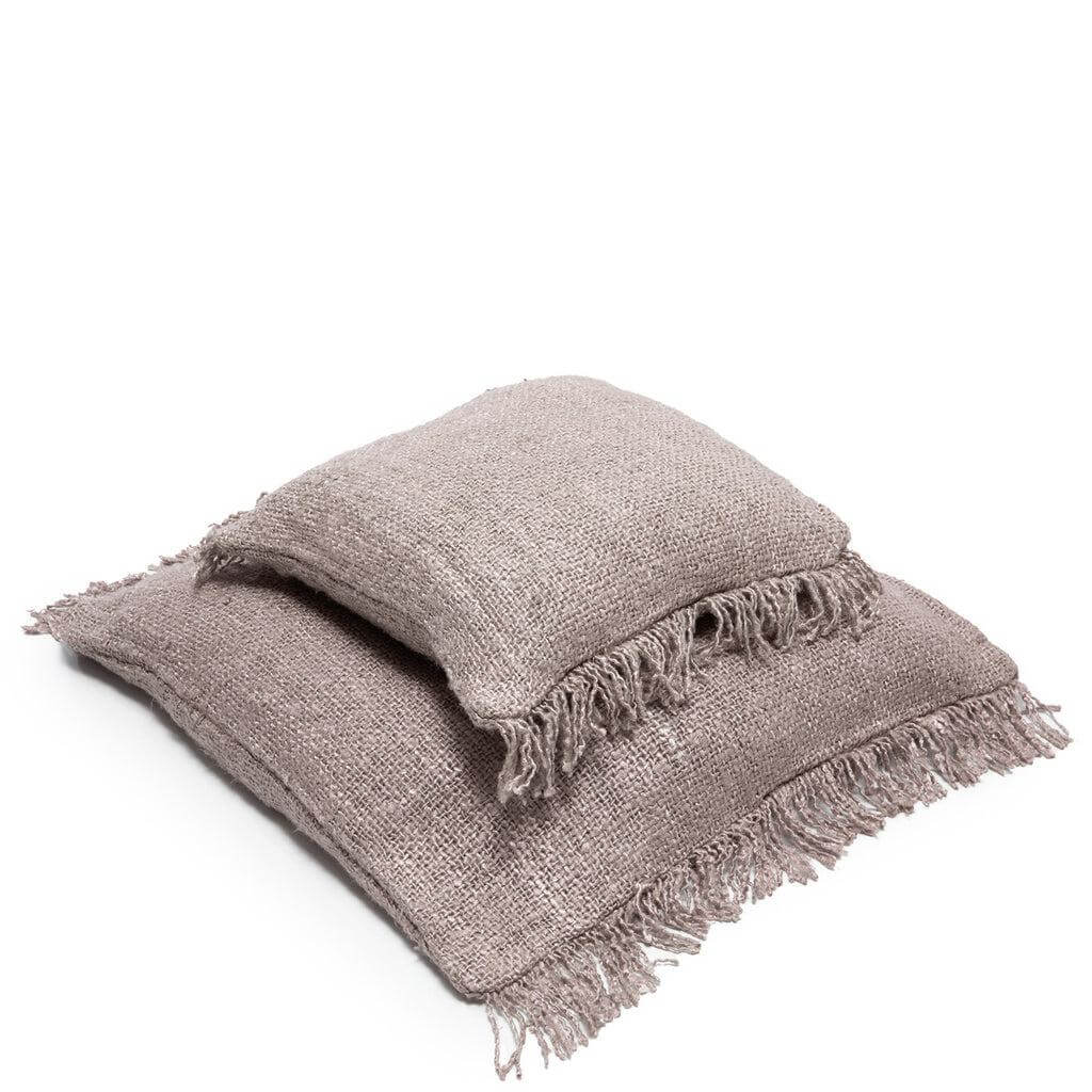 Stijlvolle Parel Grijs kussenhoes met boho-franjes, 60x60 cm, perfect voor interieur en tuin, gemaakt van zacht katoen.