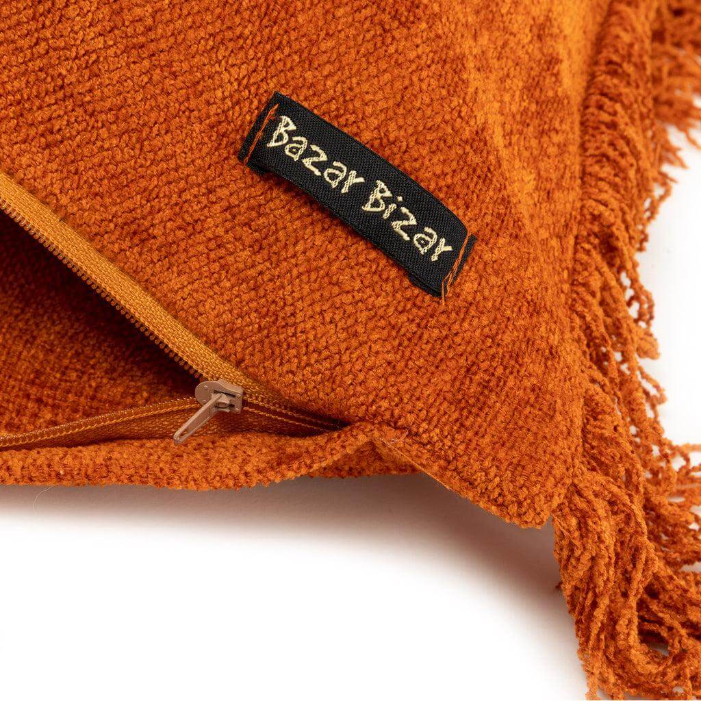 De Oh My Gee kussenhoes in roest velvet met rits en franjes, 30x50 cm, boho stijl voor woonkamer of terras.