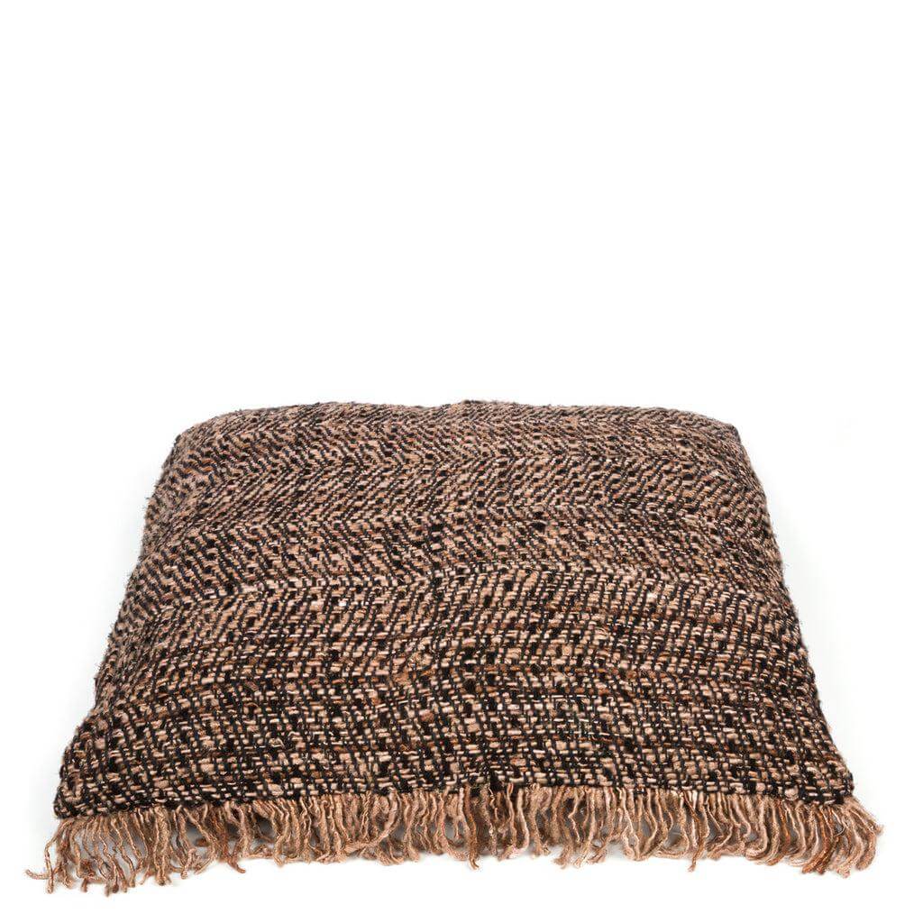 De Oh My Gee Kussenhoes in Zwart Koper, boho-stijl, 60x60 cm, voor een chique textuur in interieur of tuin. Exclusief binnenkussen.