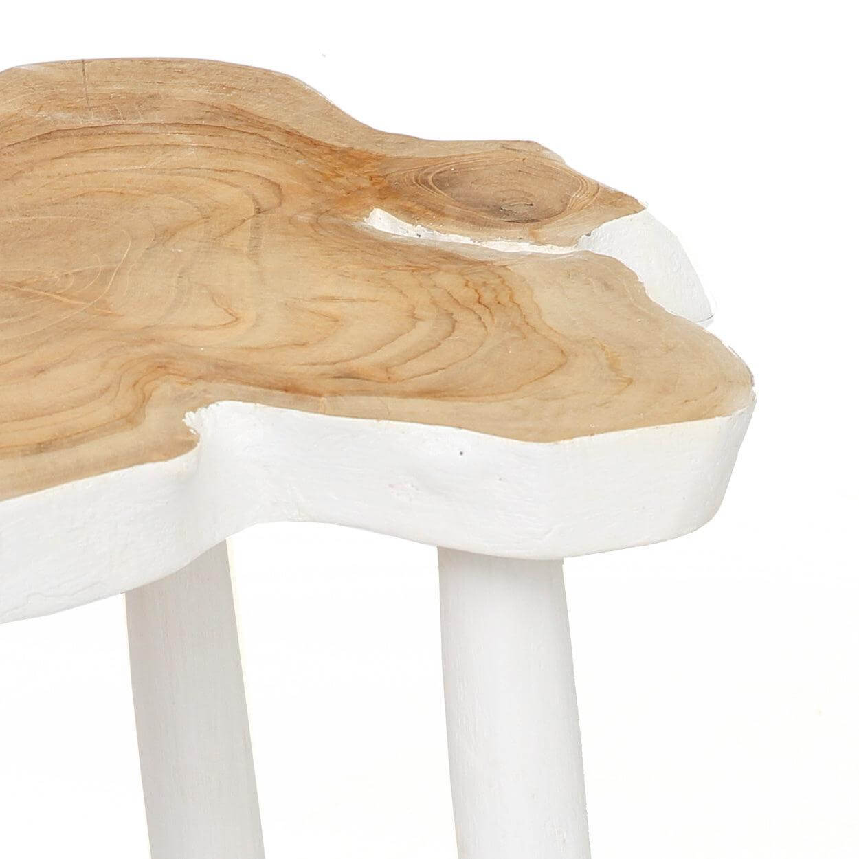 Organische bijzettafel met wit hout, drie poten, ideaal voor decoratie en gebruik binnen of op een overdekt terras.