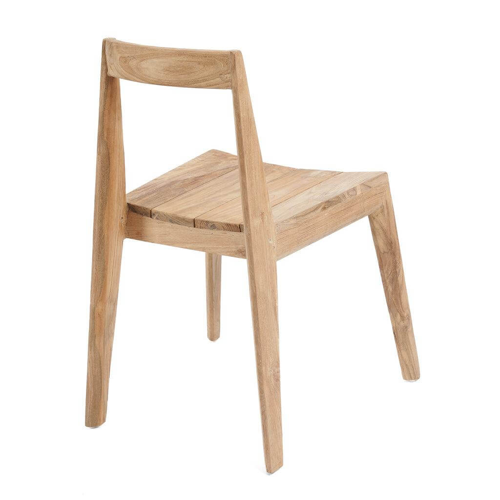 De Paxi Stoel - handgemaakt van reclaimed teakhout, elegant en duurzaam voor buitengebruik.