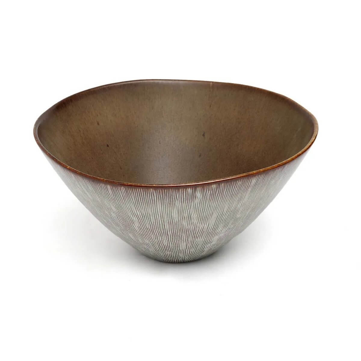 Elegante bruine serveerschaal geïnspireerd door de kust van Peniche, perfect voor salades of pastagerechten, deel van een set van 2.