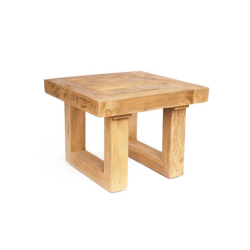 Handgemaakte bijzettafel van gerecycled teakhout, duurzaam en stijlvol design in natuurlijke houtkleur.