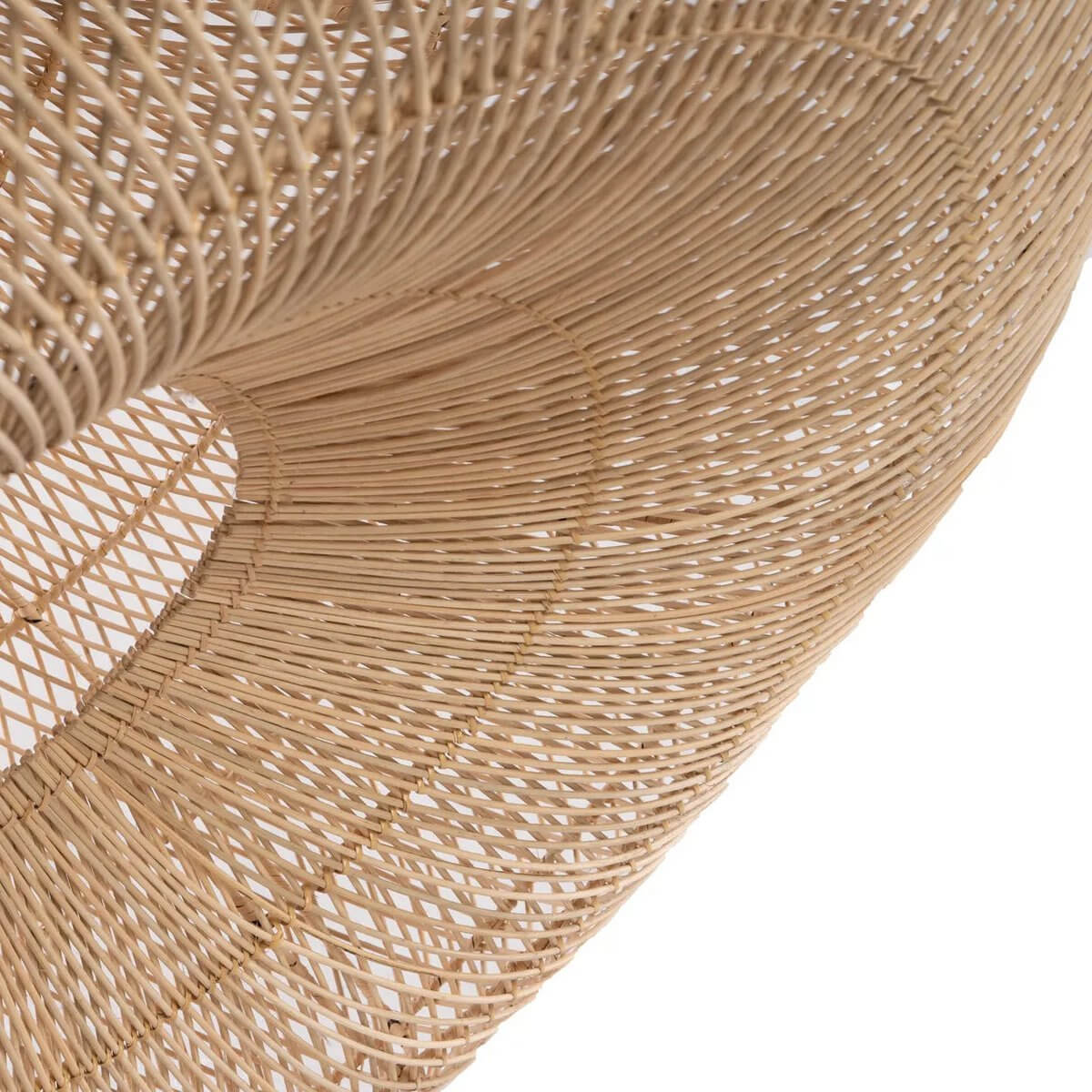Close-up of the Bohemian-inspired De Shala lamp made of natural rattan, showcasing intricate woven design by Bazar Bizar Living.