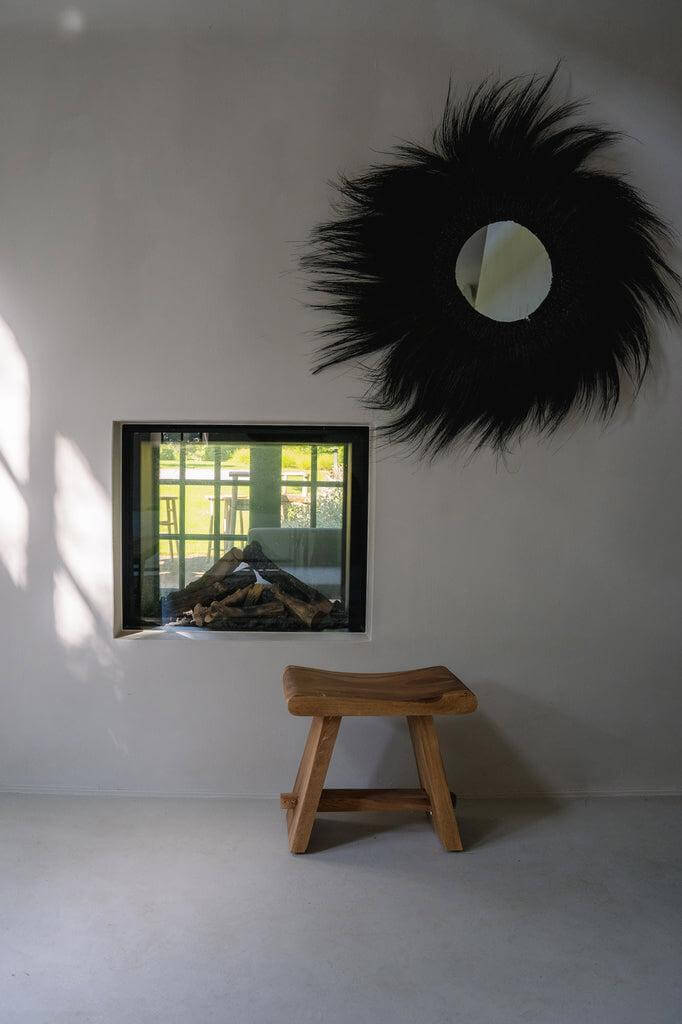 De Simba Spiegel - Zwarte boho wandspiegel met Rayung Grass manen, ideale trendy aanvulling voor je interieur, diameter 30 cm.