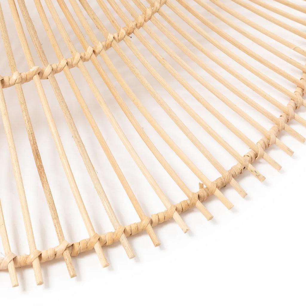Detail van de De Sky Hanglamp XXL in naturel rotan, perfect voor een stijlvol interieur. Verkrijgbaar in meerdere maten.