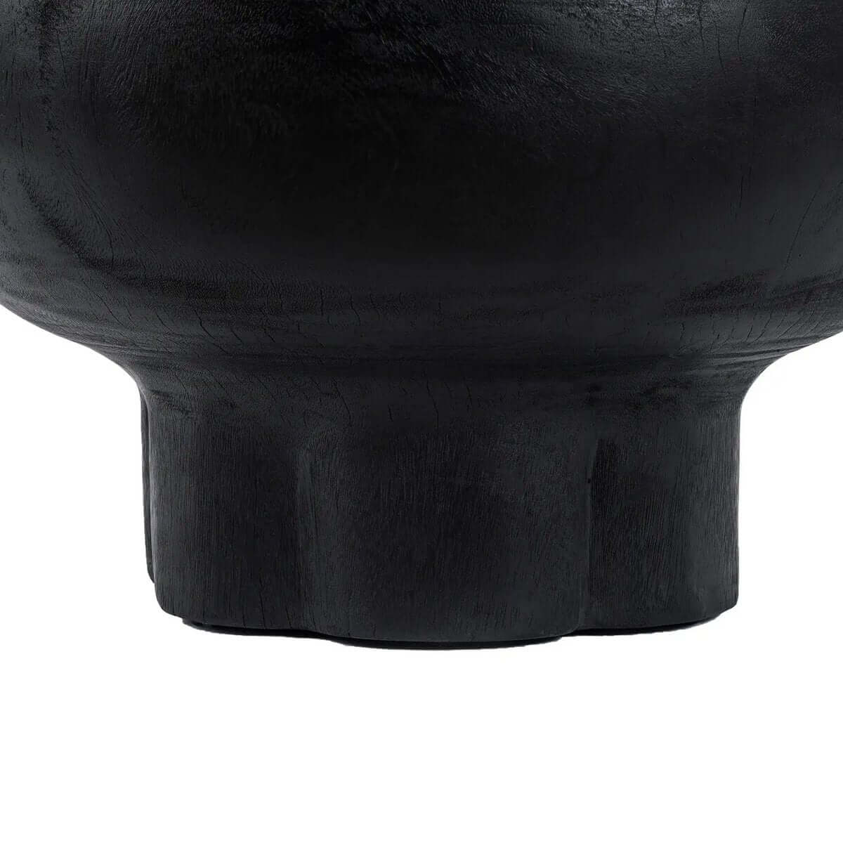 Bohemian De Tutup Salontafel in zwart suarhout, met kwalvormige, zachte rondingen. Perfect middelpunt voor koffie, boeken en decor.