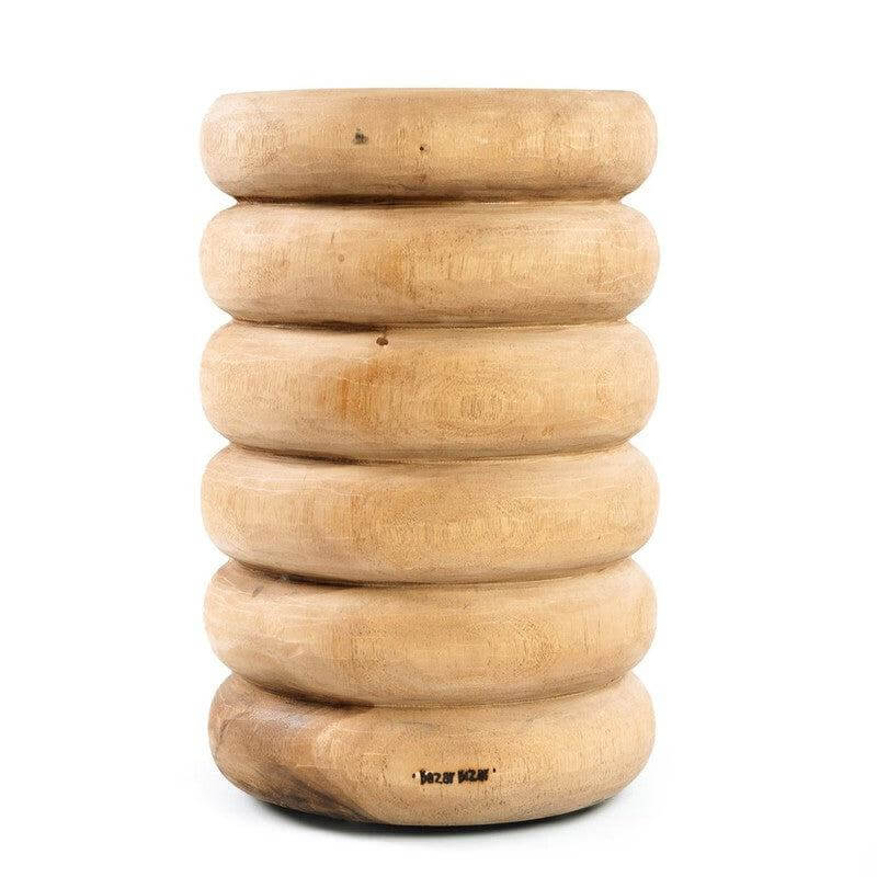 De Umiko Kruk - Naturel, houten krukje met zes gewelfde ringen, natuurlijk afgewerkt, 45 cm hoog, perfect voor elke inrichting.