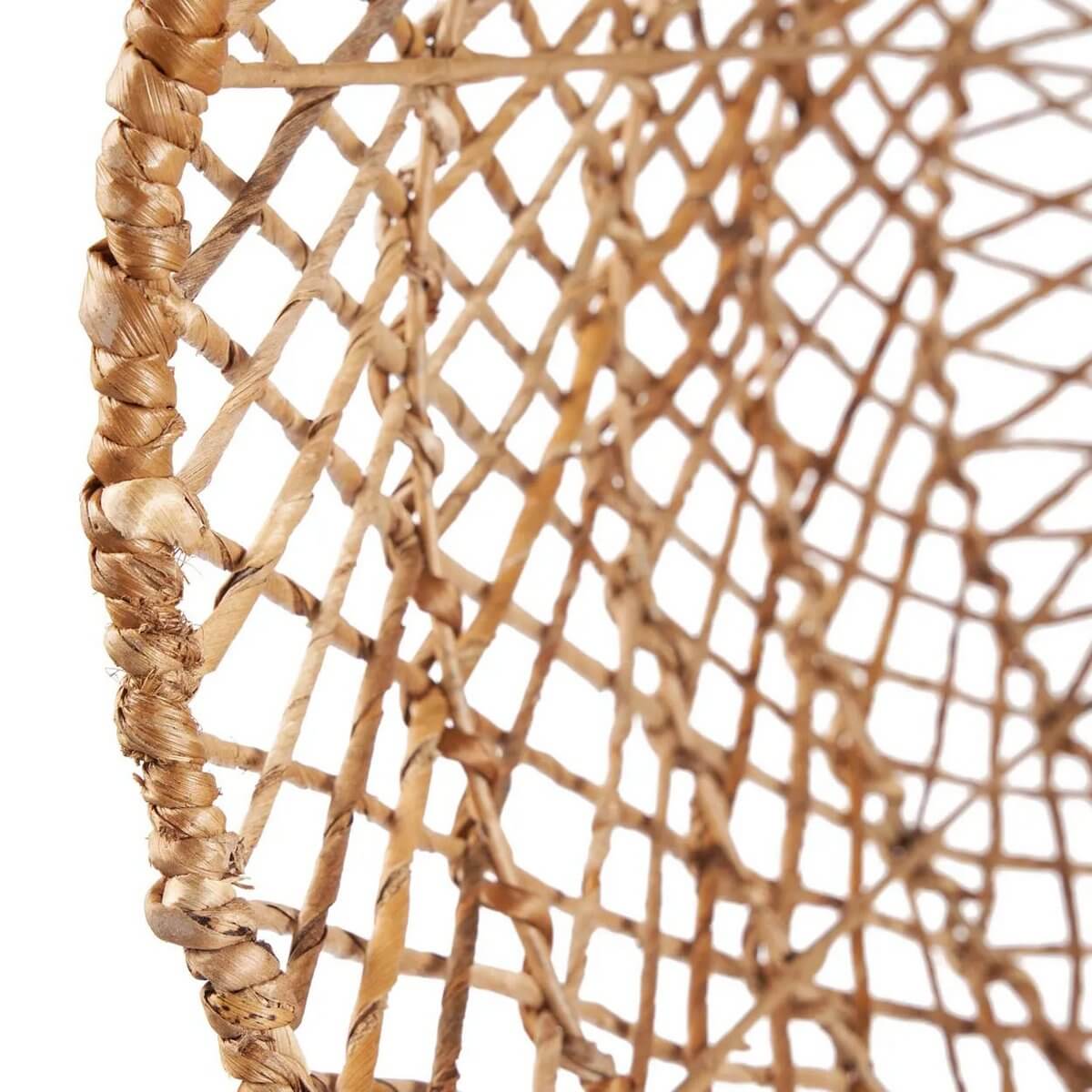 Close-up of De Xiomara Hanger in bohemian style, made from natural banana leaf with a textured weave, showcasing its intricate design.