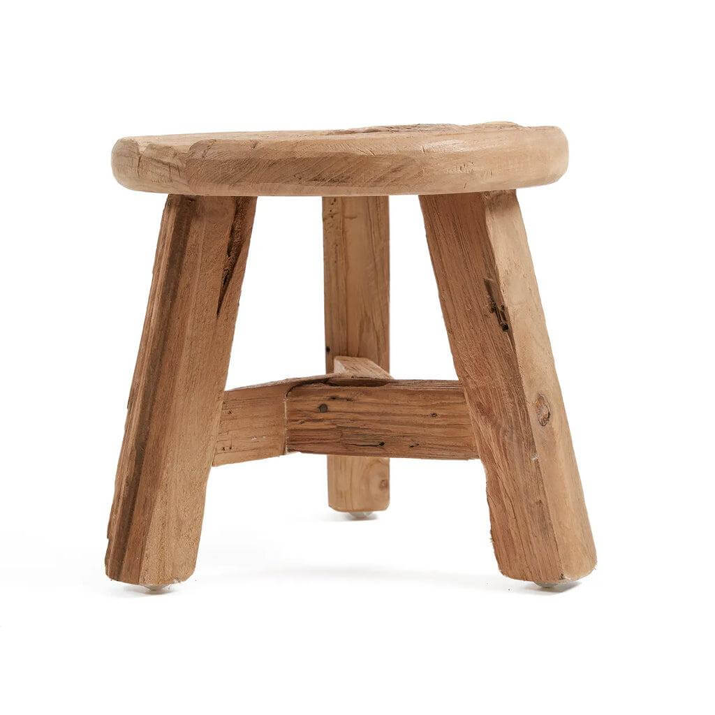 Yatai kruk van geüpcycled teakhout in rustieke stijl, ideaal voor extra zitplaats of als decoratie. Mooie diepe kleur.