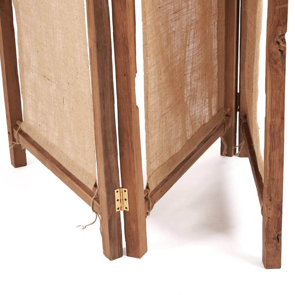 Detail van de Zenbu Divider in naturel met gerecycleerd teakhout en jute textuur, een eco-bewuste roomdivider voor een stijlvol interieur.