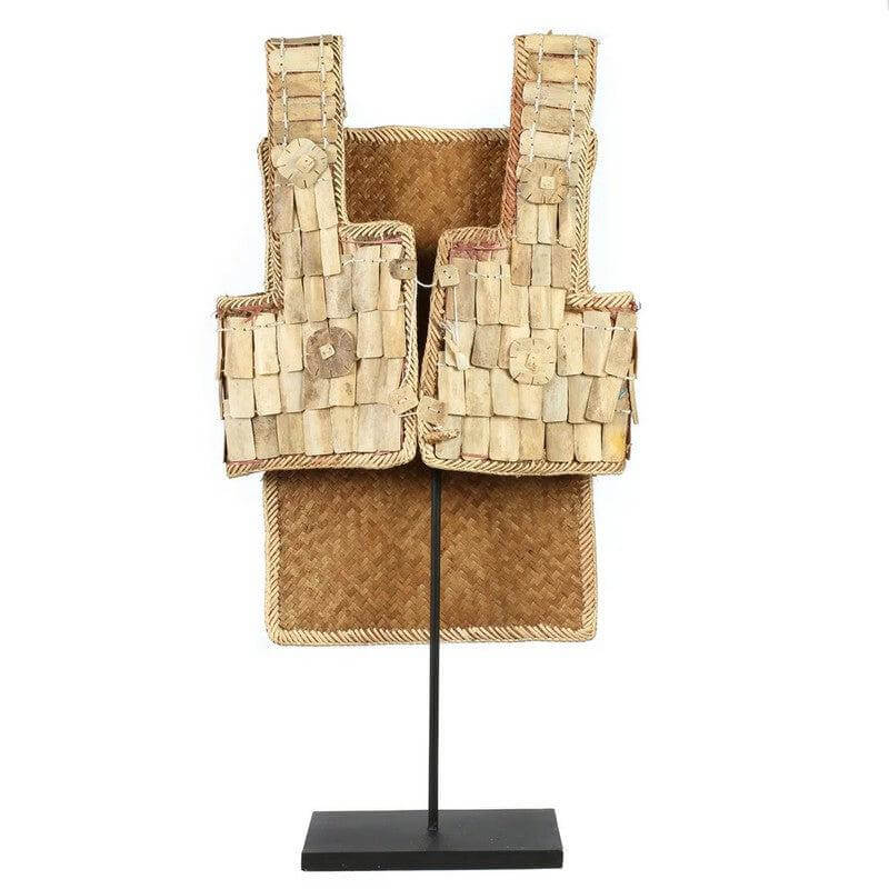 Uniek buffelbot kunstwerk 'De krijger op stand' als blikvanger op standaard, perfect voor interieurdecoratie.