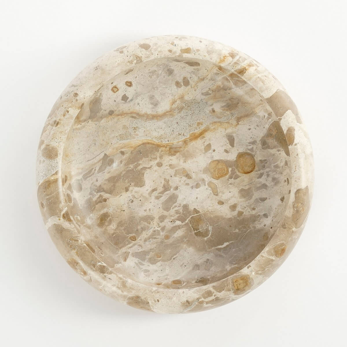 Luxueuze beige Finnos schaal van marmer met unieke patronen, perfect voor een chique en tijdloze uitstraling in elk interieur.