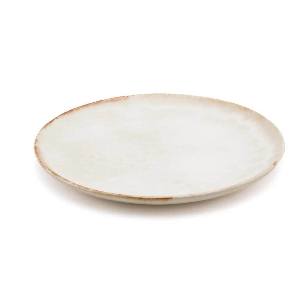 Stijlvol wit Cascais dinerbord met gele accenten, handgemaakt Portugees keramiek voor elke gelegenheid.
