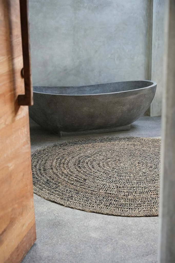 Stijlvol zeegras tapijt in natuurlijke en zwarte tinten, perfect voor woonkamer of keuken, 100x100 cm, slijtvast en zacht.