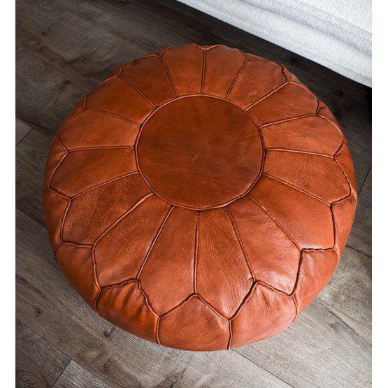 Leren poef in cognac glanzend leer, XL formaat. Ideaal voor woonkamer, slaapkamer of kinderkamer als voetenbankje of extra zitplaats.