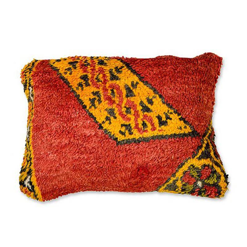 Marokkaans kussen van vintage Berberkleed in rood-geel design, unieke eyecatcher voor woon- of slaapkamer, handgemaakt en origineel.