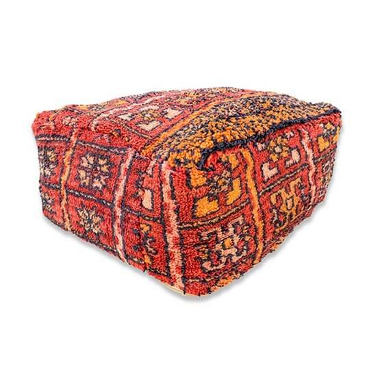Mooi Marokkaans vloerkussen van vintage berberkleed, bohemian stijl, unieke handgemaakte eyecatcher voor woon- of slaapkamer.