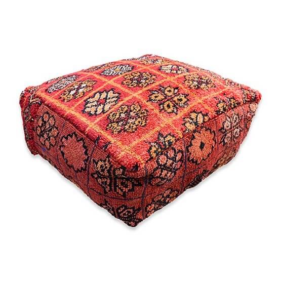 Marokkaans vloerkussen van vintage Berberkleed, unieke bohemian eyecatcher voor woon- of slaapkamer, handgemaakt en origineel.