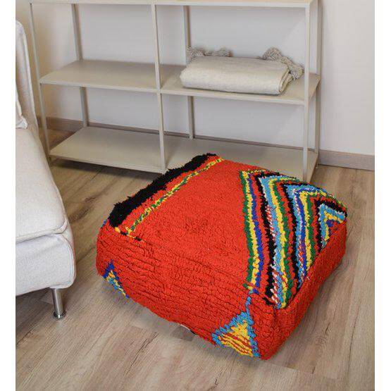 Marokkaans vloerkussen K1103, uniek vintage berberdesign, kleurrijk bohemian decor in woon- of slaapkamer, handgemaakt eyecatcher.