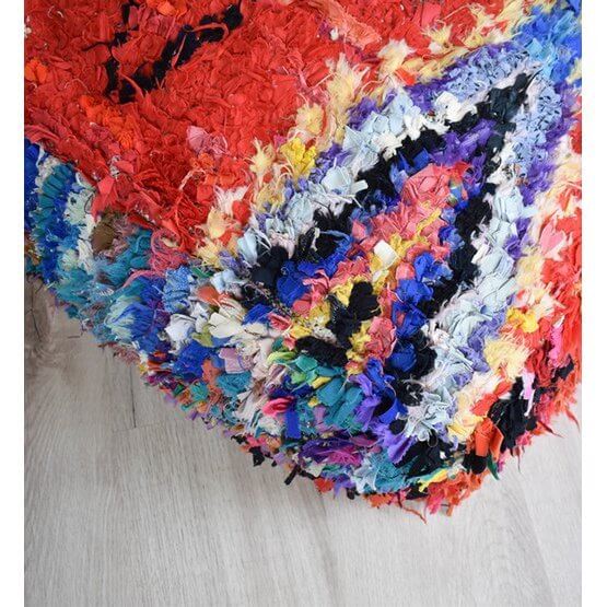 Kleurrijk Marokkaans vloerkussen K1145 met handgemaakte print, authentiek en ambachtelijk, perfecte aanvulling voor interieur.