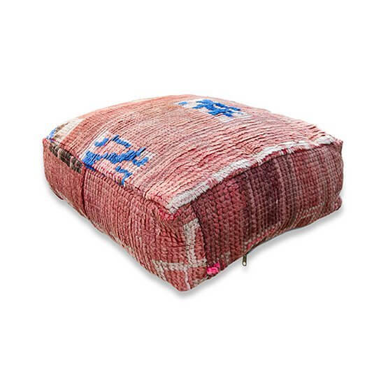 Marokkaans vloerkussen - K773, handgemaakt van vintage berberkleed, unieke bohemian stijl eyecatcher voor huisdecoratie.
