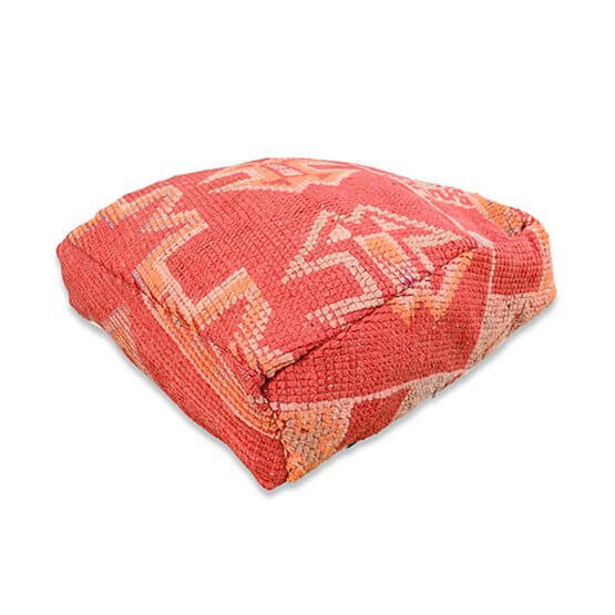 Marokkaans vloerkussen K805 in warme kleuren en patroon voor een exotische touch in uw interieur.