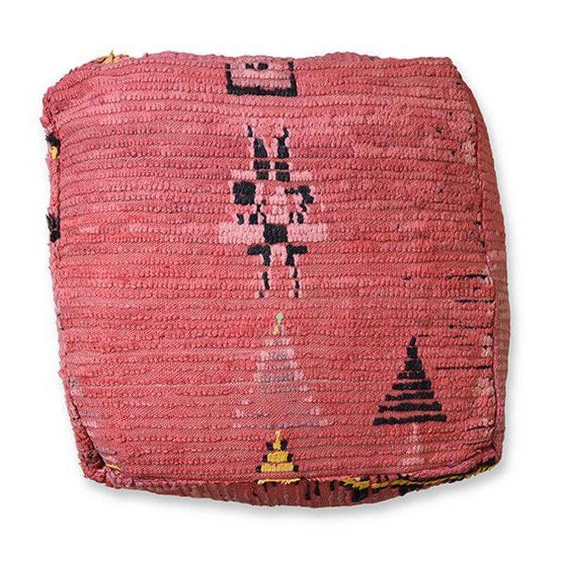 Uniek Marokkaans vloerkussen van vintage berberkleed met roze bohemian stijl, handgemaakt en decoratief. Model K844.