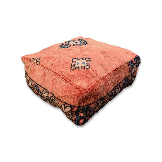 Marokkaans vloerkussen K965 met authentieke charme, handgemaakt van hoogwaardige materialen voor comfort en sfeer in uw interieur.