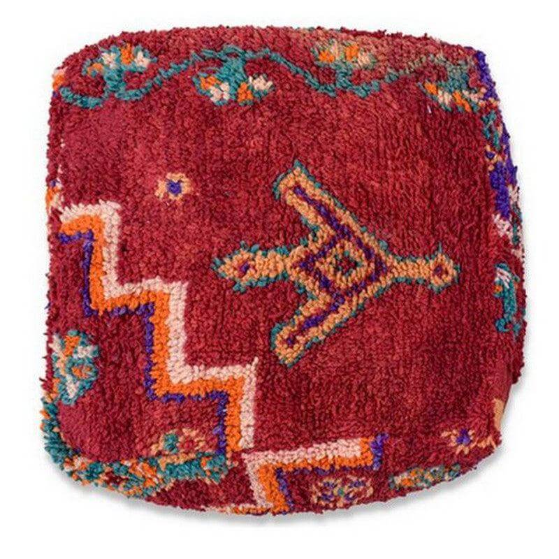 Rood Marokkaans vloerkussen met kleurrijk bohemian patroon, handgemaakt van vintage Berberkleed, uniek ontwerp, decoratieve eyecatcher.