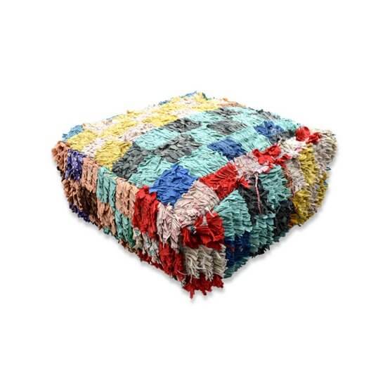 Marokkaans vloerkussen met bohemian look, gemaakt van vintage Berberkleed. Handgemaakt en uniek woondecoratie item, K986.