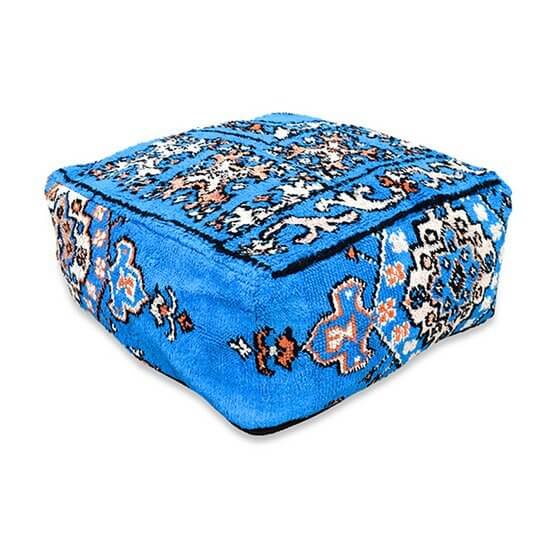 Marokkaans vloerkussen vintage in blauw, uniek handgemaakt van een Berberkleed, bohemian sfeer, eyecatcher voor elke kamer.