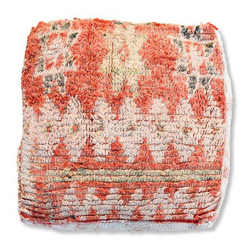 Marokkaans vloerkussen vintage, uniek handgemaakt uit Berberkleed, kleurrijk bohemian ontwerp, perfecte aanvulling voor woon- of slaapkamer.